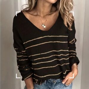 Stripped v neck sweater